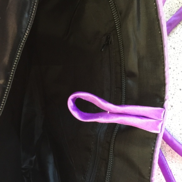 Lavender purse - Picture 5 of 6